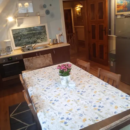 Dom Na Rozdrozu בית חווה *