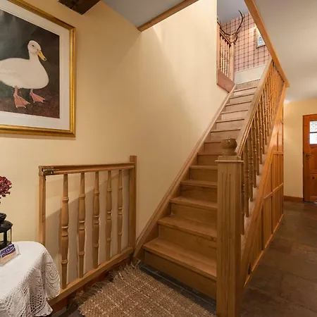 בית חווה Dom Na Rozdrozu *