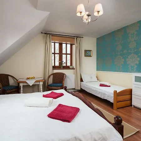 בית חווה Dom Na Rozdrozu *