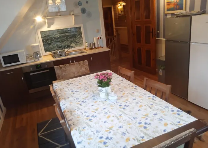 Dom Na Rozdrozu Farma *